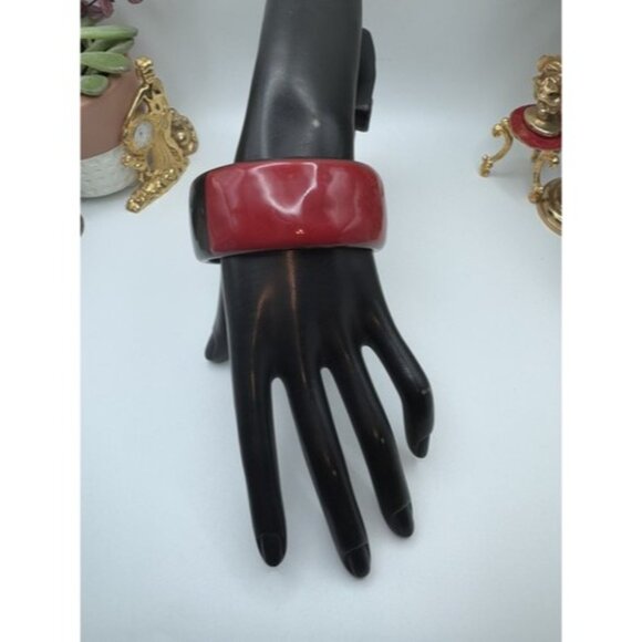 Vintage Retro 2 Tone LUCITE Bangle Red & Black- Chunky Lucite - Picture 3 of 10